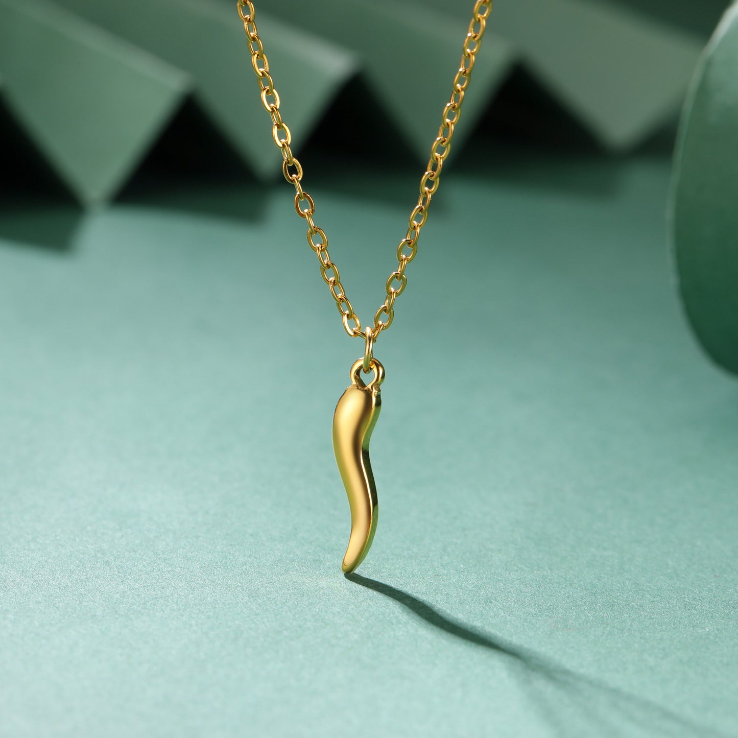 Sweet Geometric 18K Gold Plated Stainless Steel Necklace with Curb Chain for Unisex