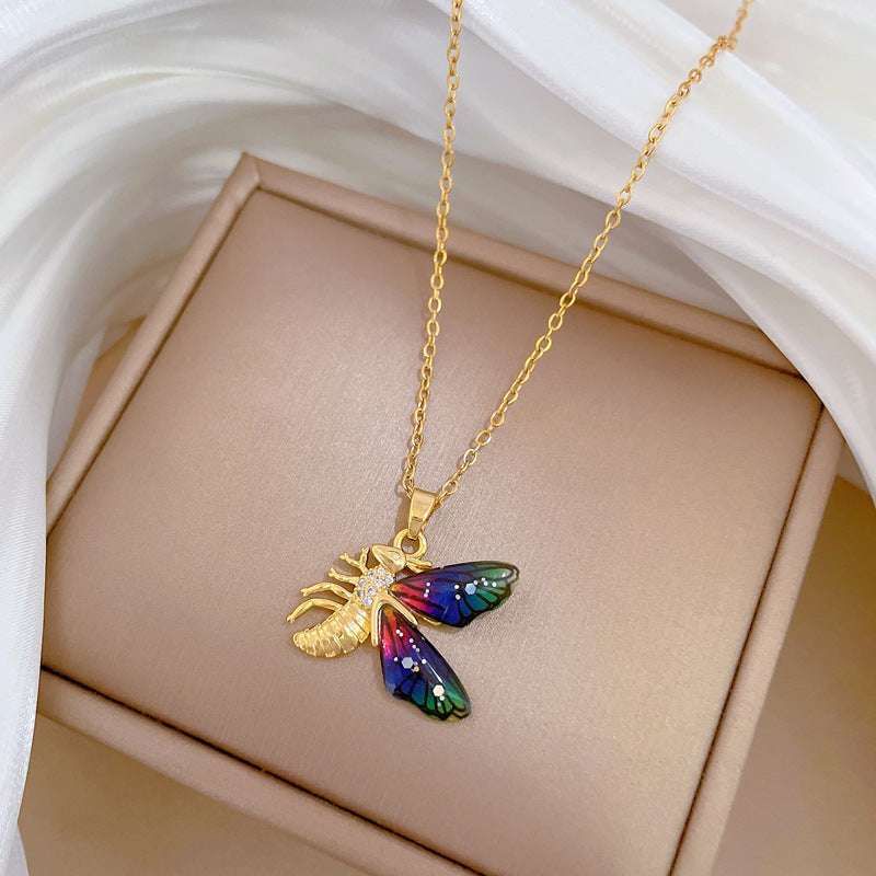 Collar Minimalista de Acero de Titanio con Forma de Abeja e Incrustaciones de Circonita Cúbica para Mujer, Cadena Ajustable con Colgante
