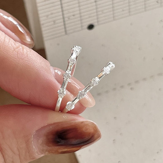 Anillo minimalista de circonita de plata de ley 925 con forma de corazón y facetas cuadradas biseladas para mujer
