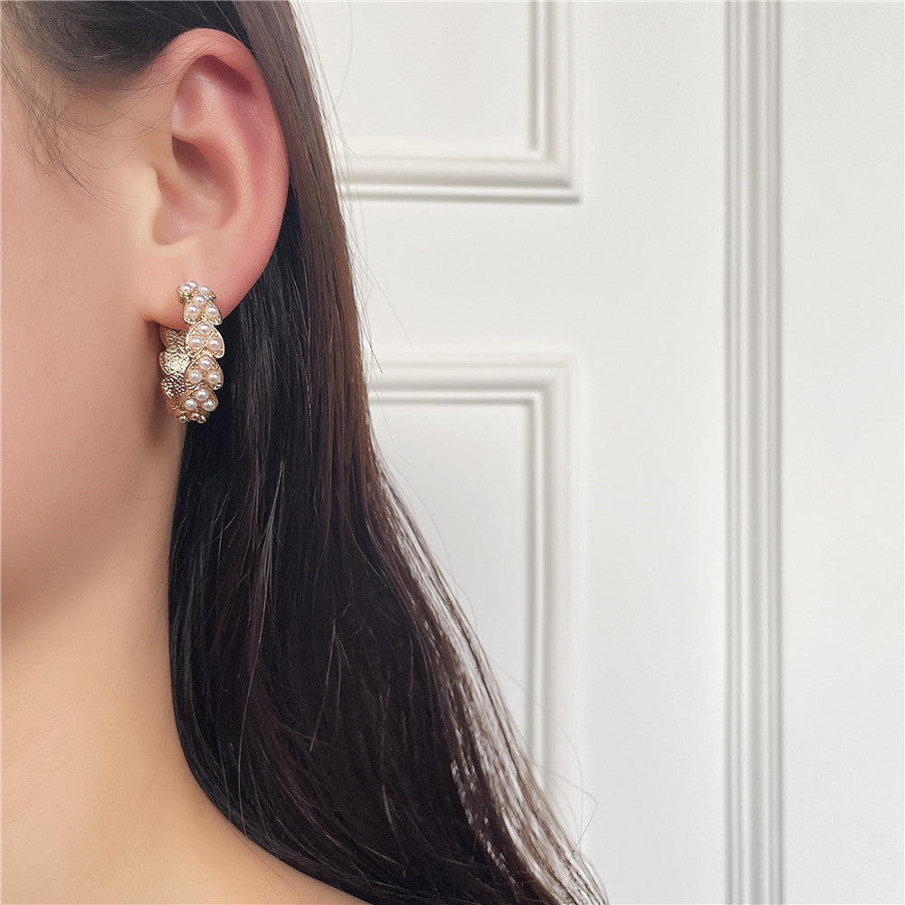 Minimalist Elegant Geometric Pearl Hoop Earrings for Women Alloy Electroplated Stainless Steel Ear Studs