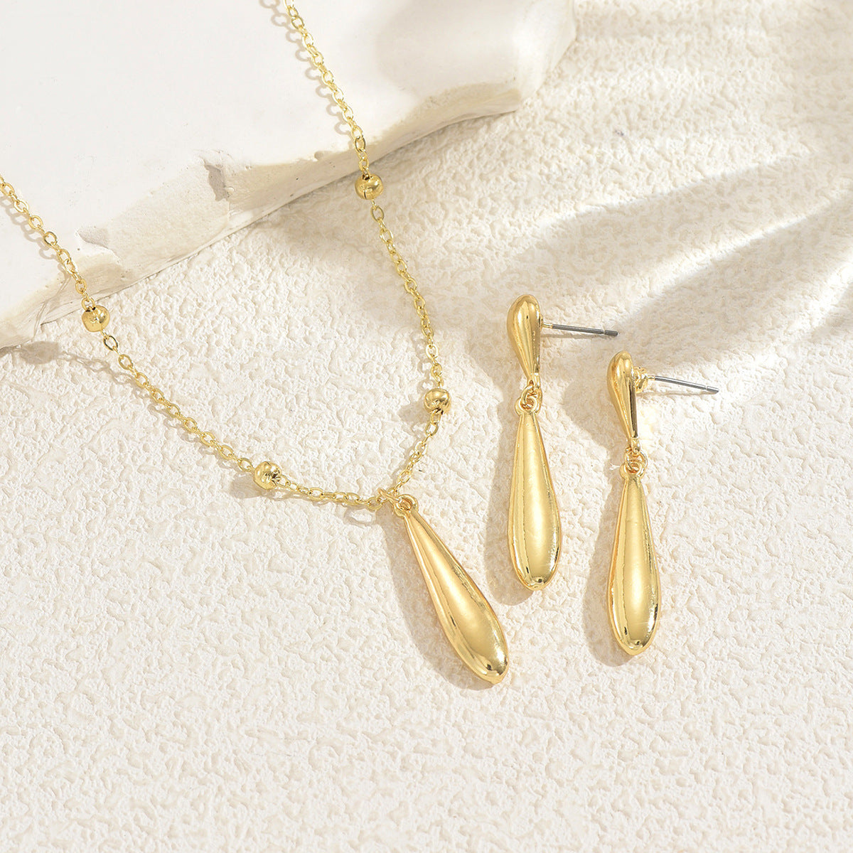 Geometric Teardrop Pendant Necklace and Earrings Set for Women Zinc Alloy Plated Fashion Jewelry
