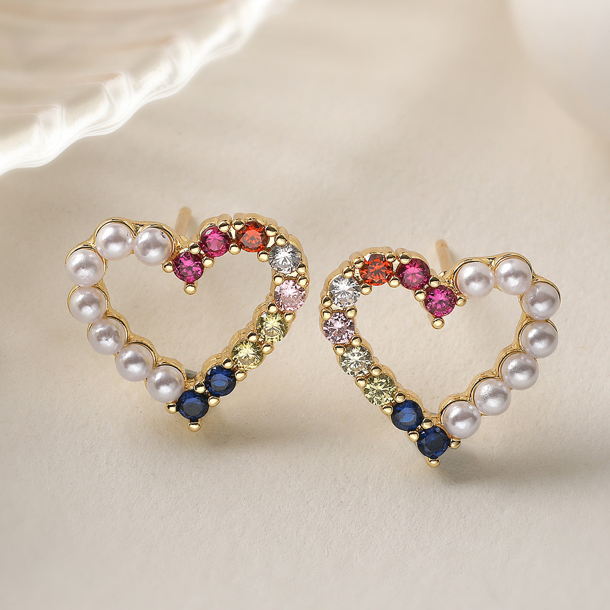 Minimalist Luxury 18K Gold Plated Brass Heart Stud Earrings with Cubic Zirconia and Pearl for Women