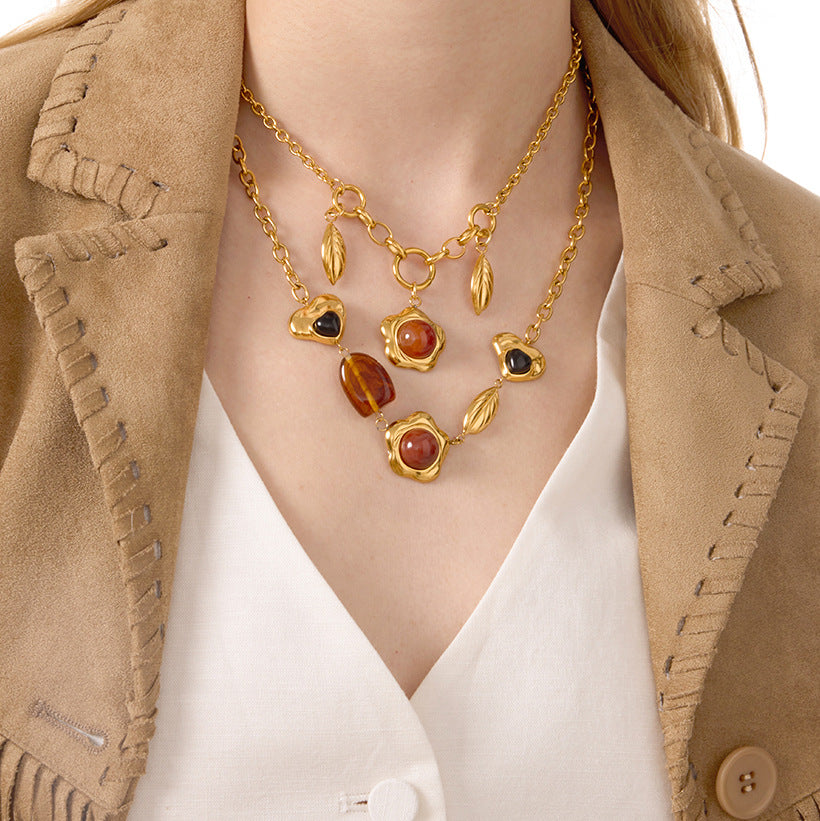 Collana pendente geometrica vintage da donna in resina, con catena in acciaio inossidabile e finitura placcata