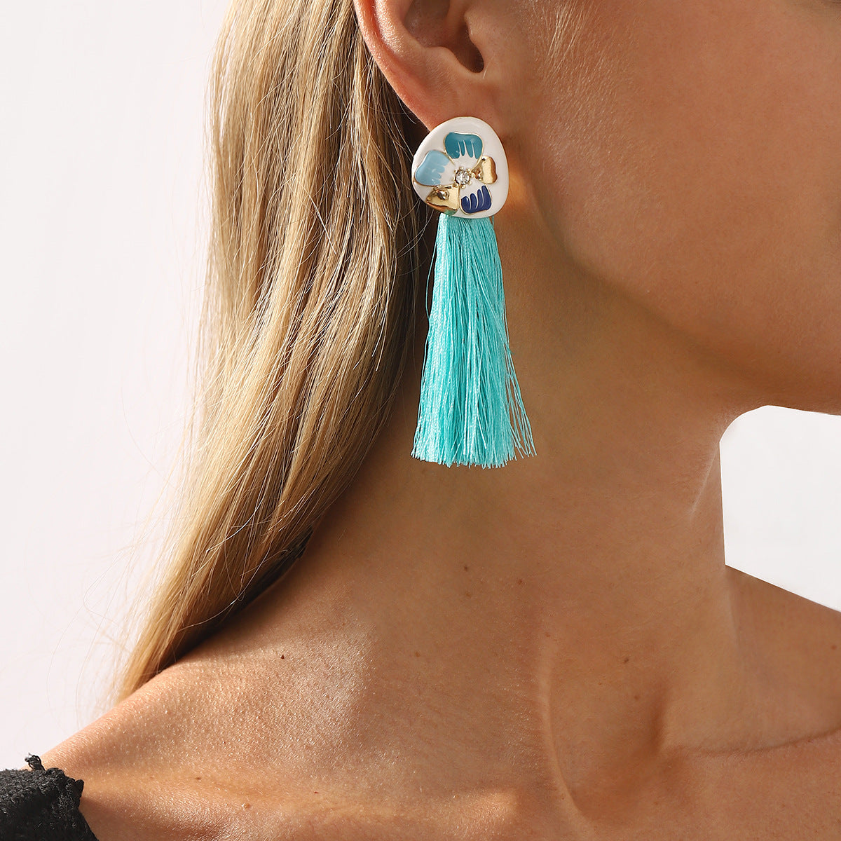 Pendientes de borlas florales bohemios de aleación con acabado esmaltado para mujer