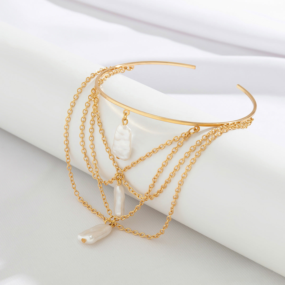 Ethnic Style Star-Shaped Alloy Cuff Bracelet with Rhinestone Accents, Tassel Details, and Plated Finish