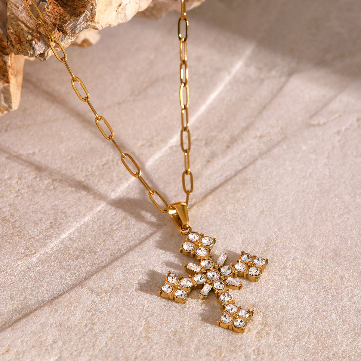 Elegant Geometric Cross Round Cubic Zirconia Inlay Stainless Steel Necklace with Titanium Steel Pendant for Women