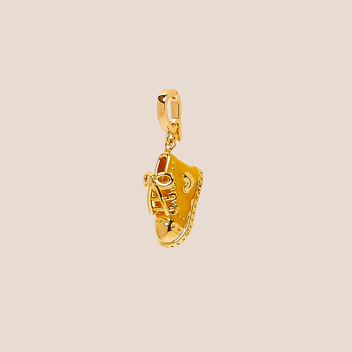 Colgante Corazón Oso Vintage de Acero Inoxidable con Baño de Oro PVD