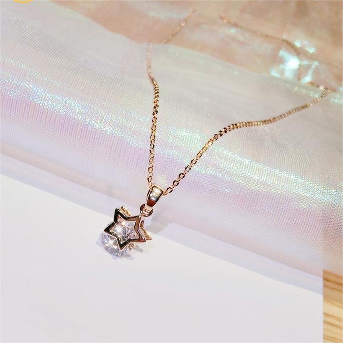 Minimalist Five-Point Star Pendant Necklace for Women in Titanium Steel with Plated Finish Short Clavicle Chain
