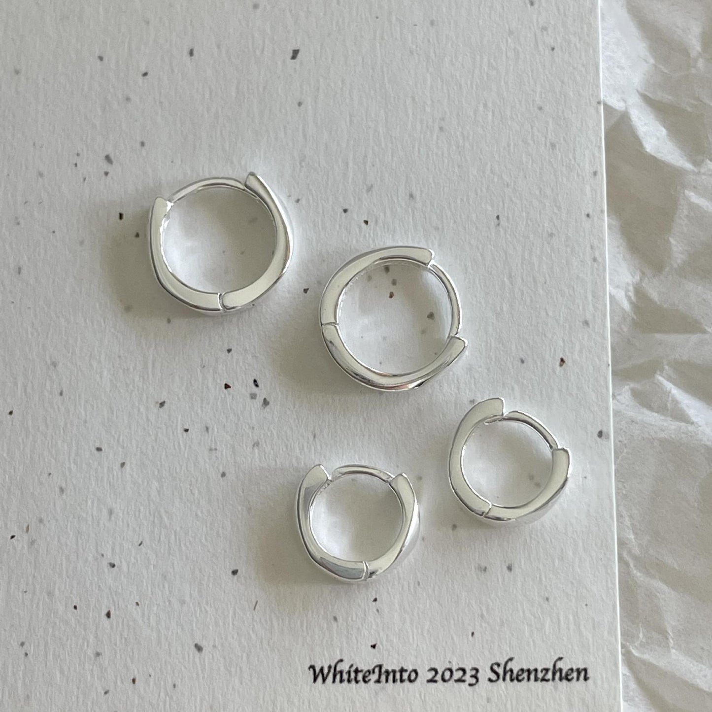 Pendientes de Plata de Ley 925 Minimalistas de Estilo Coreano con Diseño de Letras y Acabado Bañado