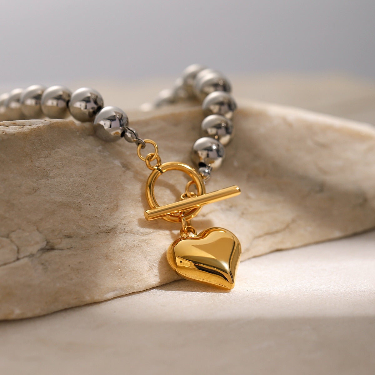 Minimalist 18K Gold Plated Stainless Steel Heart Pendant Beaded Bracelet Unisex
