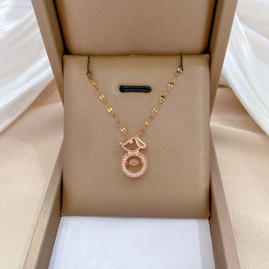 Collana con Ciondolo Minimalista a Forma di Cane in Acciaio al Titanio con Intarsio di Strass per Donne e Uomini, Catena a Maglie Regolabile