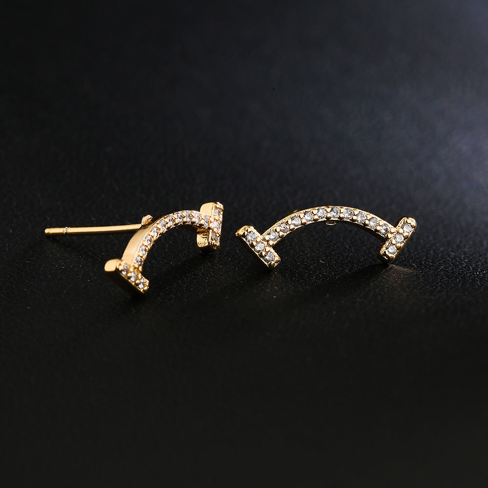 Orecchini a perno da donna a fiocco floreale creativi in rame con placcatura in oro 18K e intarsio in zircone