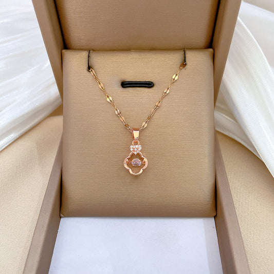 Collana minimalista a forma di trifoglio in acciaio al titanio con intarsio di strass per donne e uomini, delicata catena per clavicola con motivo luna naturale