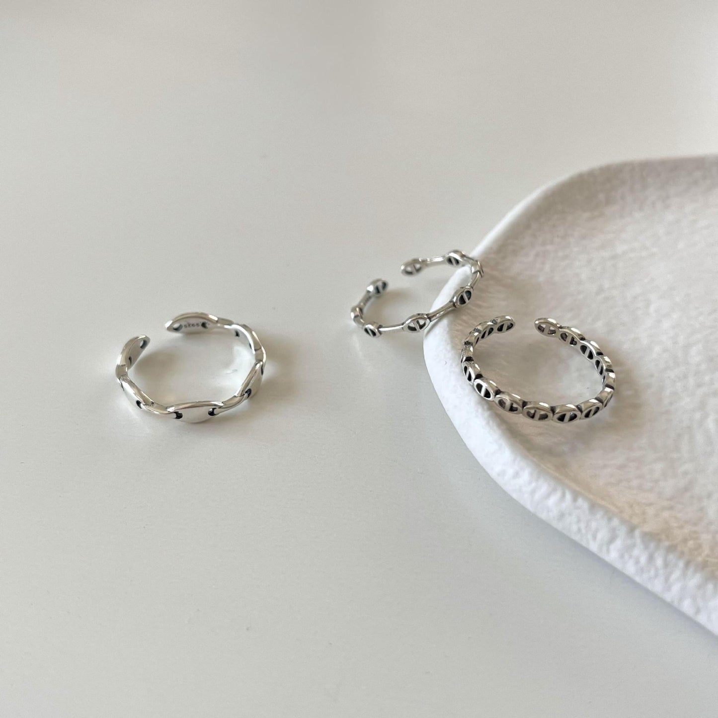 Anello per donna vintage minimalista in argento sterling 925 con numero e lettera