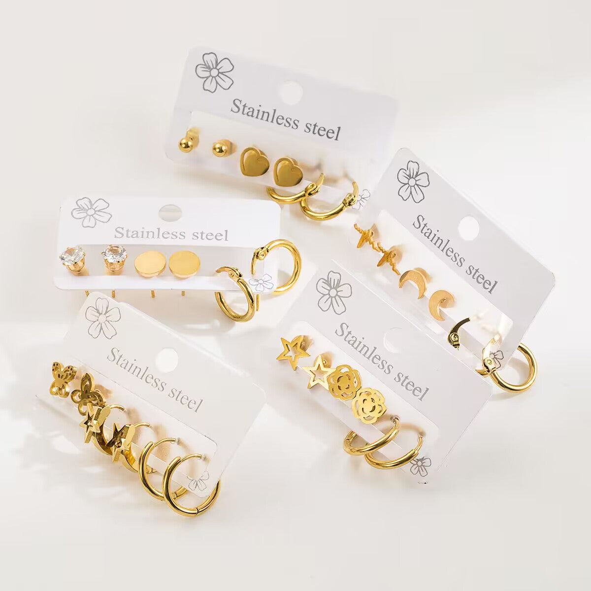 Orecchini a Cerchio da Donna in Acciaio Inossidabile Placcato Oro 18K, con Motivo Geometrico, Luna e Stella, Stile Dolce e Cool