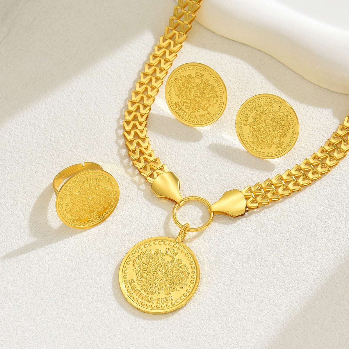 Conjunto de collar, pendientes y anillo de aleación chapada en oro de 18 quilates con colgante redondo de Árbol de la Vida de Lujo Ligero para mujer