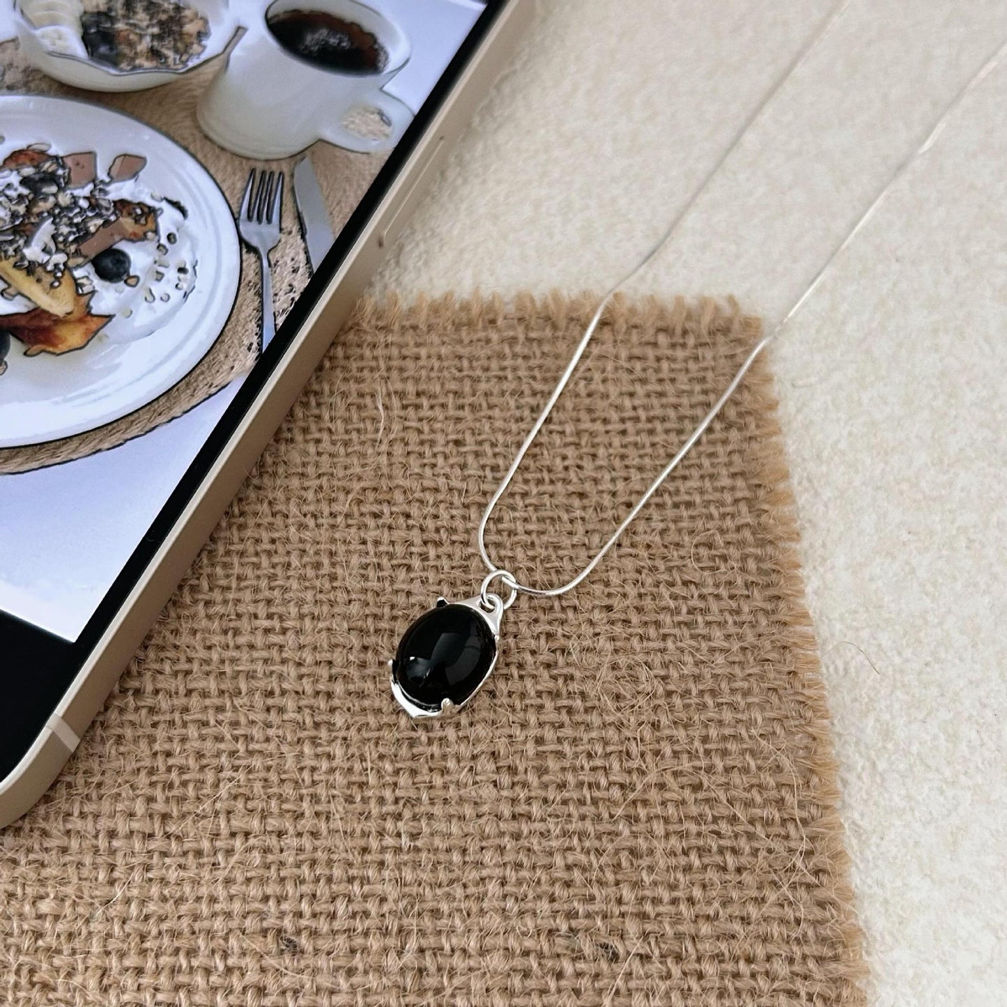 Collana con Pendente Geometrico Minimalista in Agata Nera in Argento Sterling 925 con Finitura Placcata Catena Snake