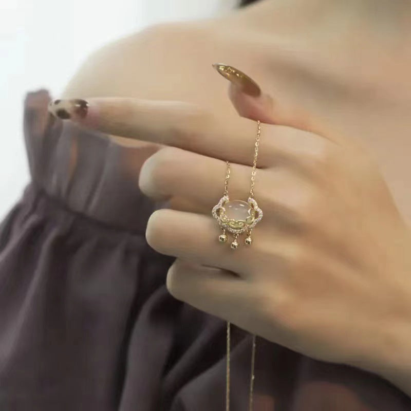 Collana con Pendente Minimalista a Forma di Nuvola e Ruyi in Acciaio al Titanio Placcato per Donne con Catenina a Sfera