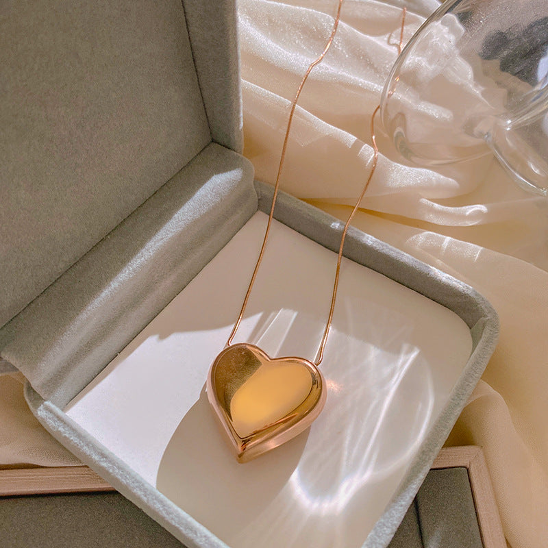 Sweet Streetwear Gold Plated Titanium Steel Heart Necklace for Unisex