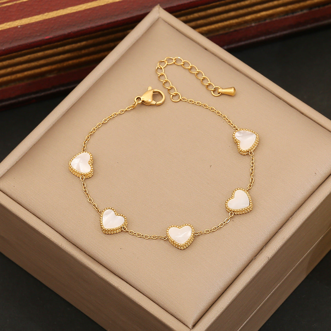 Collana da donna con ciondolo a cuore in acciaio inossidabile, stile OL, con finitura placcata e catena a maglie.