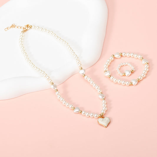 Sweet Heart-Shaped Imitation Pearl Necklace Set for Girls with Round Bead Chain and Alloy Pendant