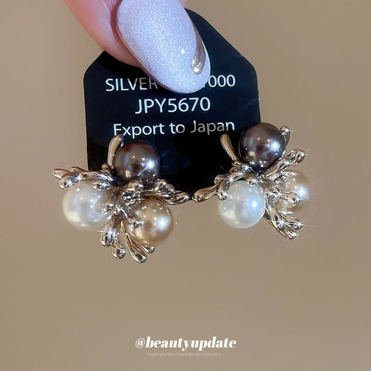 Aretes de flor marrón estilo francés vintage con perlas y postes de acero chapados en oro para mujer