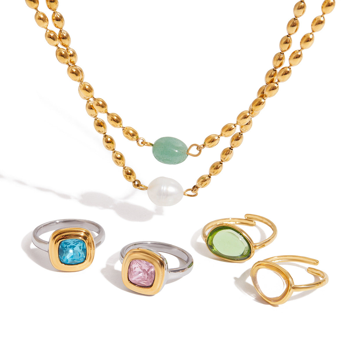 Collana minimalista da donna con ciondolo di perla, perle in acciaio al titanio e catena in acciaio inossidabile placcato oro