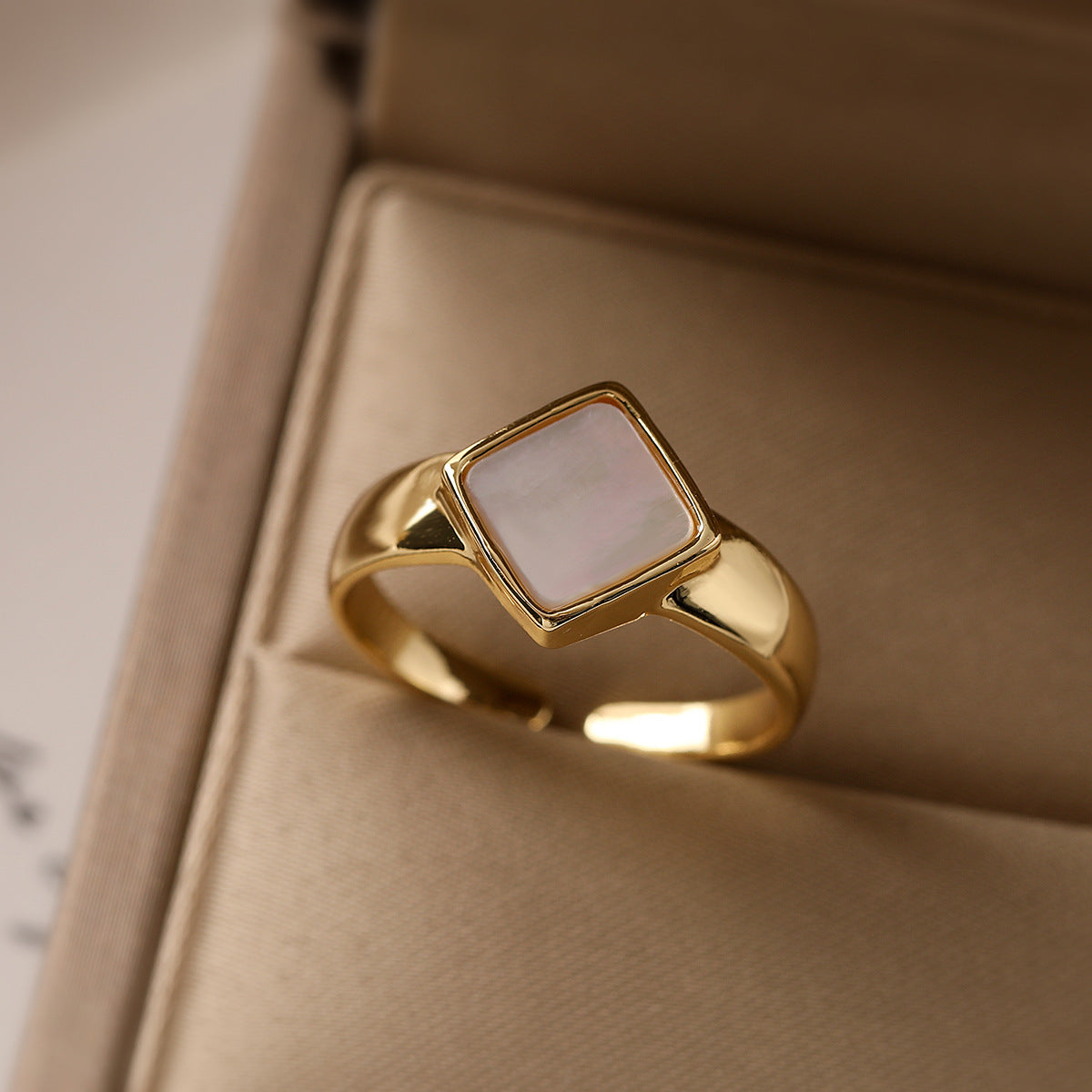Minimalist Geometric Heart-Shaped Copper Ring with Real Gold Plating and Zircon Inlay for Women