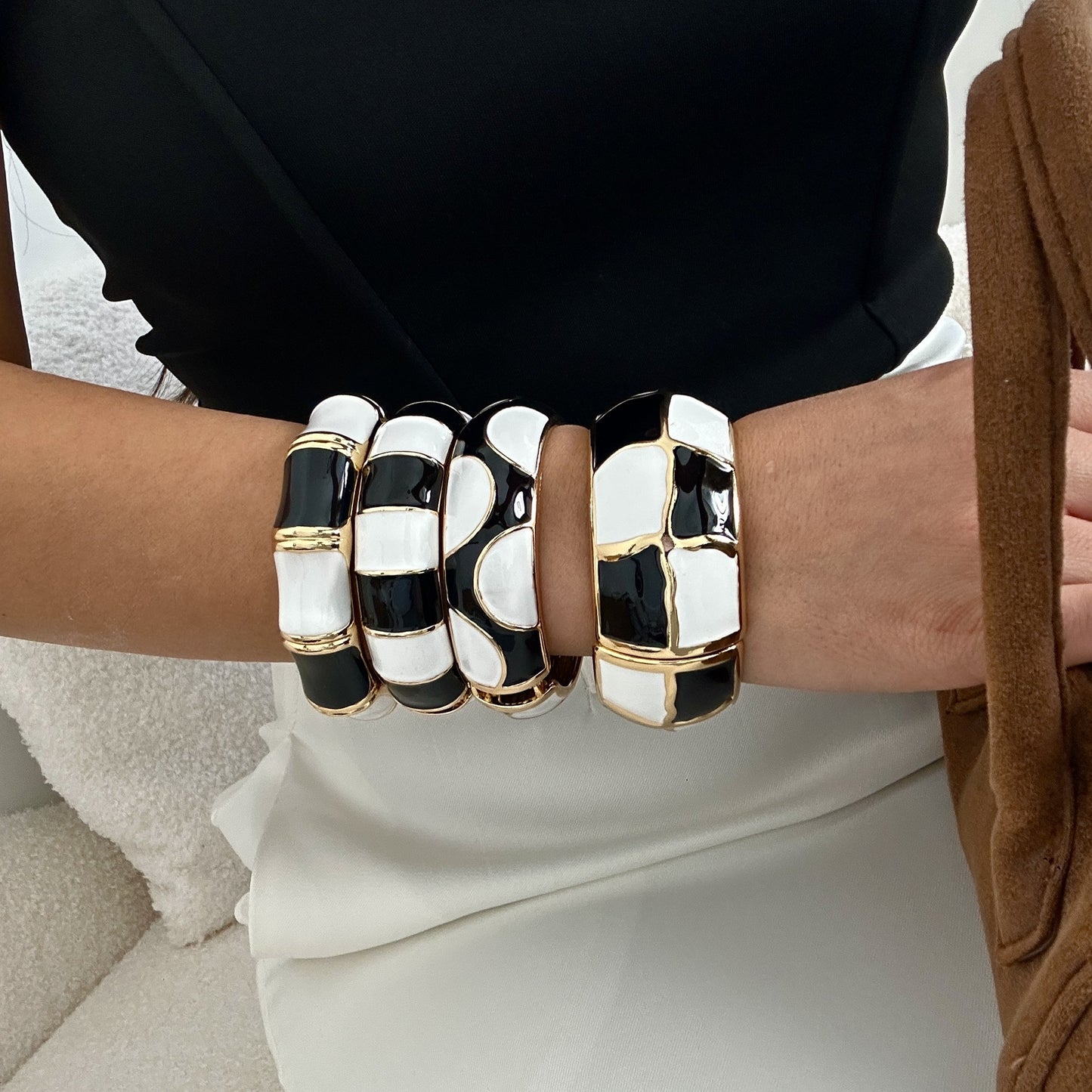 Vintage Round Geometric Checkered Enamel Plated Alloy Bracelet