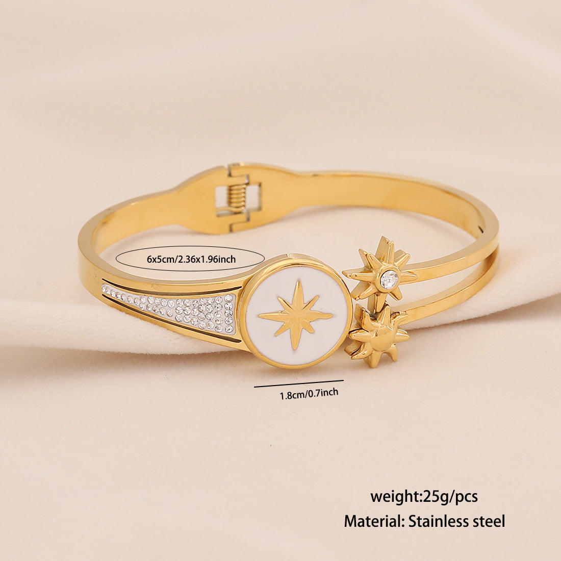 Fashionable Heart and Flower Stainless Steel Bracelet with Plated Finish for Women