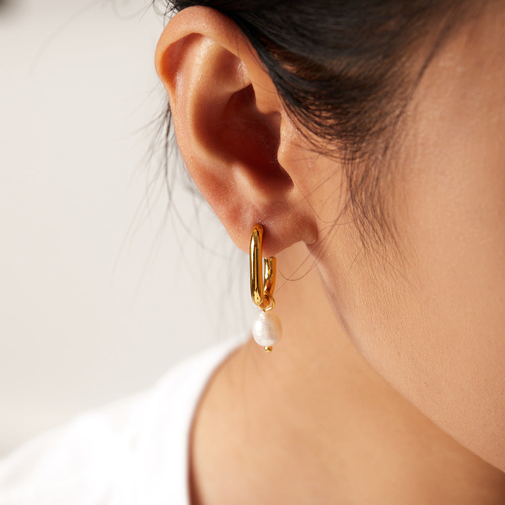 Minimalist Fashion Stainless Steel Hoop Earrings with Round Freshwater Pearl Pendant for Women
