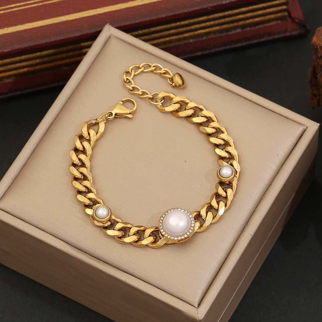 Collana da donna alla moda con perle rotonde geometriche e intarsio di strass in acciaio inossidabile