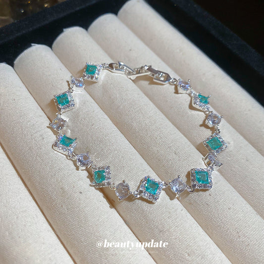 Vintage Geometric Rhombus Shaped Zirconia Inlaid Copper Bracelet for Women Elegant Minimalist Luxury Hand Jewelry