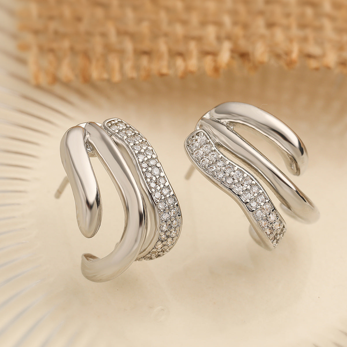 Pendientes de Cobre con Forma Geométrica para Mujer, con Zirconia Microengarzada, Diseño Minimalista y Moderno