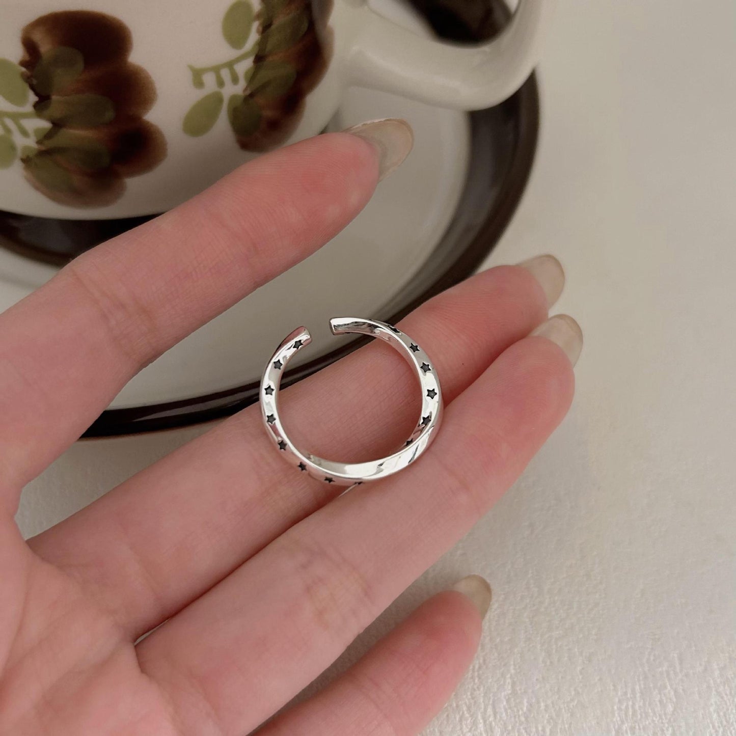 Vintage Distressed Star-Shaped Ring in 925 Sterling Silver with Polished Edges and Minimalist Design for Women