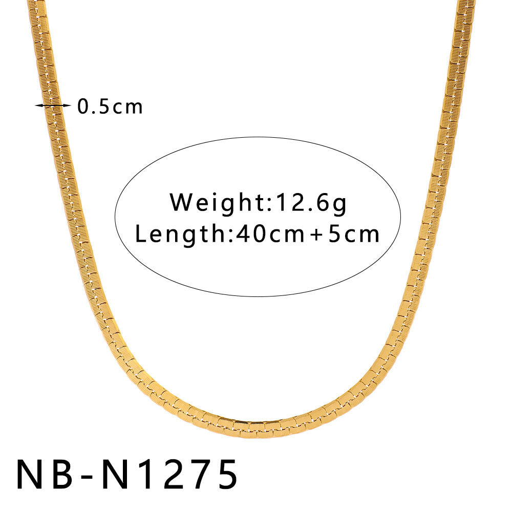 Collana con pendente geometrico minimalista da donna con design a intaglio, catena in acciaio inossidabile e finitura placcata sottovuoto in oro 18 carati