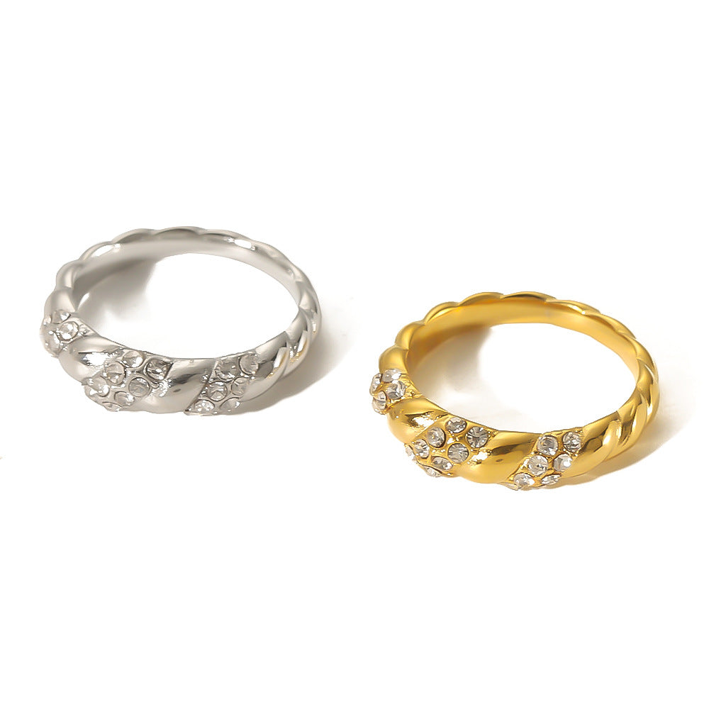 Anello Minimalista Vintage in Acciaio Inox a Corda Ritorta con Placcatura in Oro 18K e Dettagli in Strass Pavé
