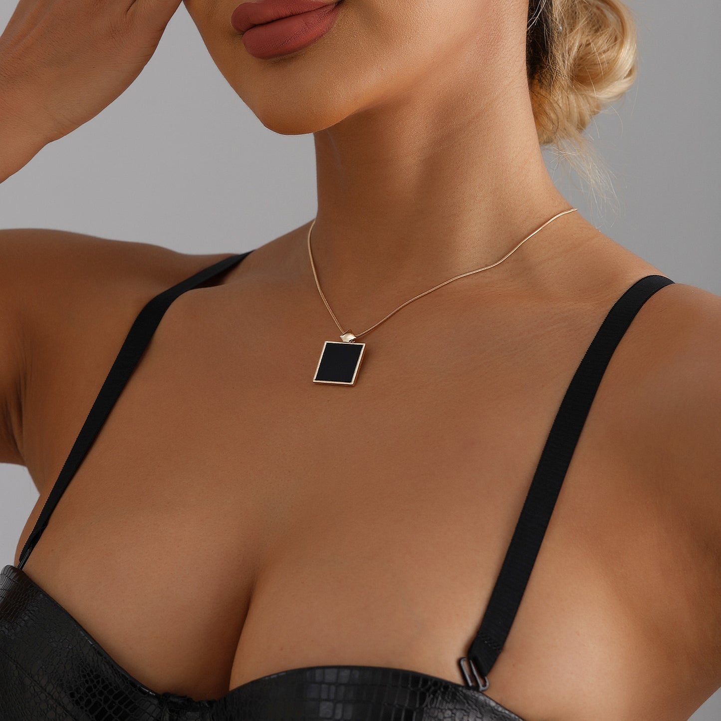 Geometric Square Pendant Clavicle Necklace in Alloy with Electroplating Finish for Women