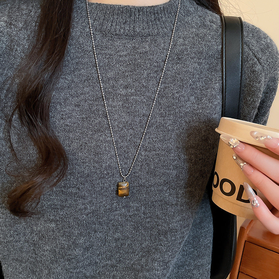 Collana pendente occhio di tigre in stile retrò con design geometrico da donna, catena a maglie color oro, accessorio minimalista di lusso