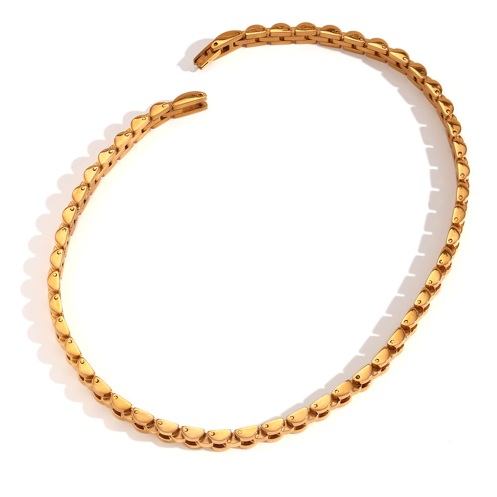 Collana girocollo da donna in acciaio inossidabile placcato oro 18 carati con ciondolo geometrico minimalista in acciaio al titanio