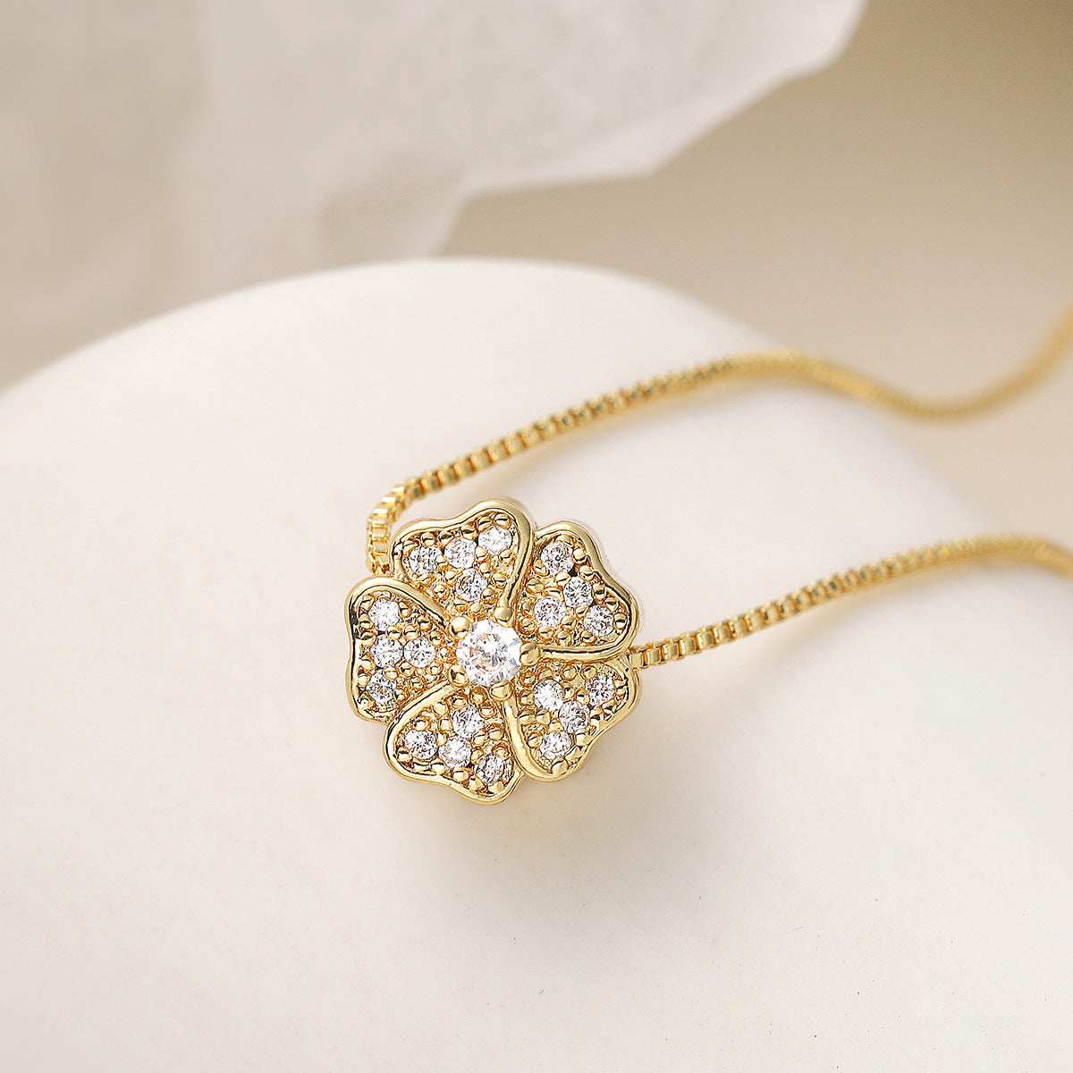Minimalist Elegant 18K Gold Plated Brass Flower Butterfly Cubic Zirconia Inlay Pendant Necklace for Women