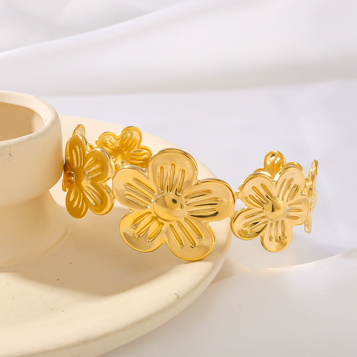 Vintage Floral Open Bangle Bracelet in Titanium Steel with 18K Gold Plating for Women