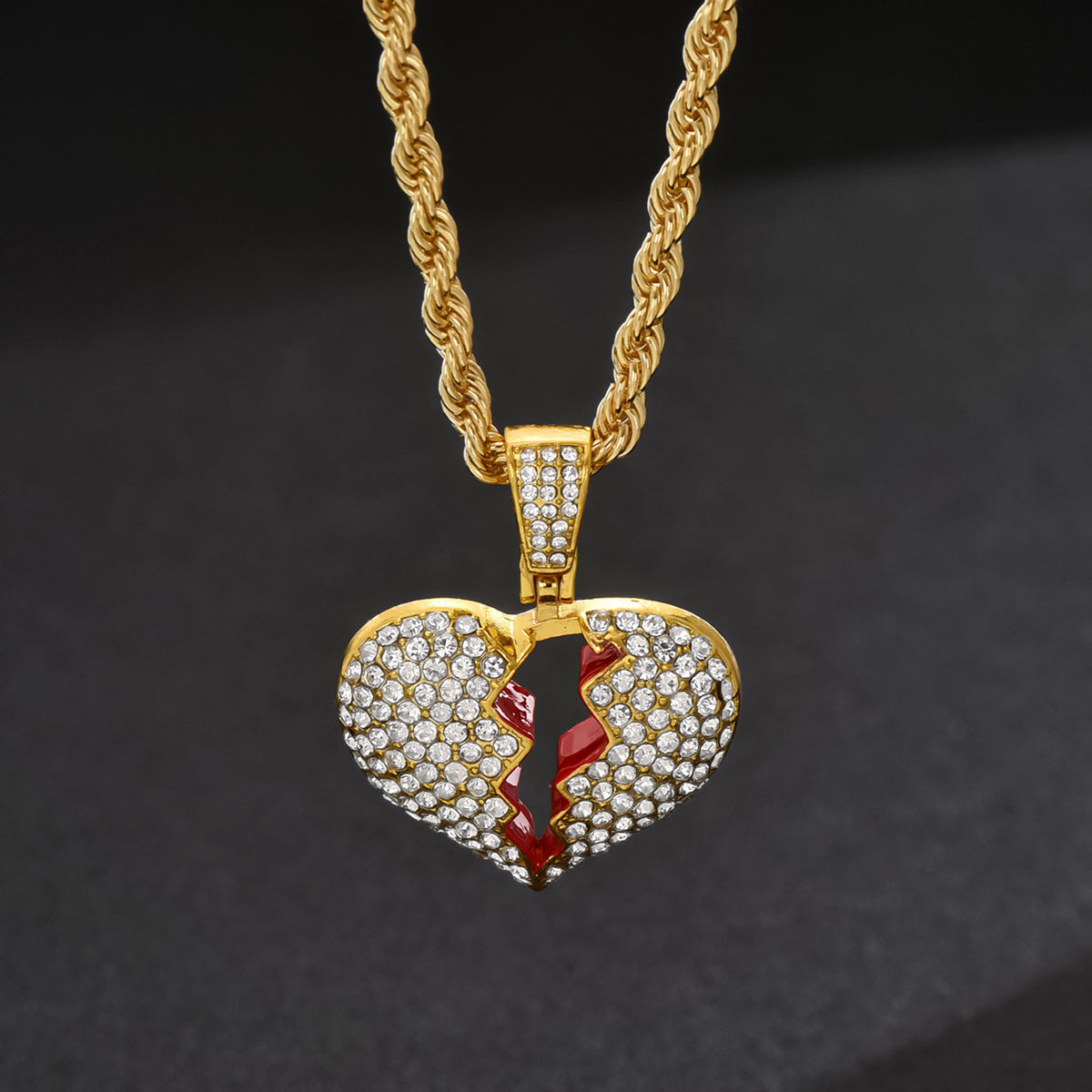 Minimalist Fashionable Hip Hop Cuban Chain Necklace for Men with Geometric and Heart-Shaped Alloy Pendant and Rhinestone Inlay