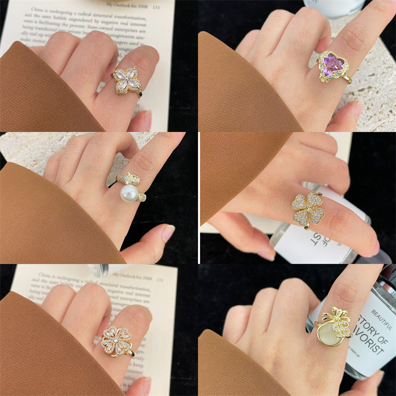 Anello Minimalista a Cuore in Rame Placcato Oro 18K con Intarsio Completo di Strass per Donna