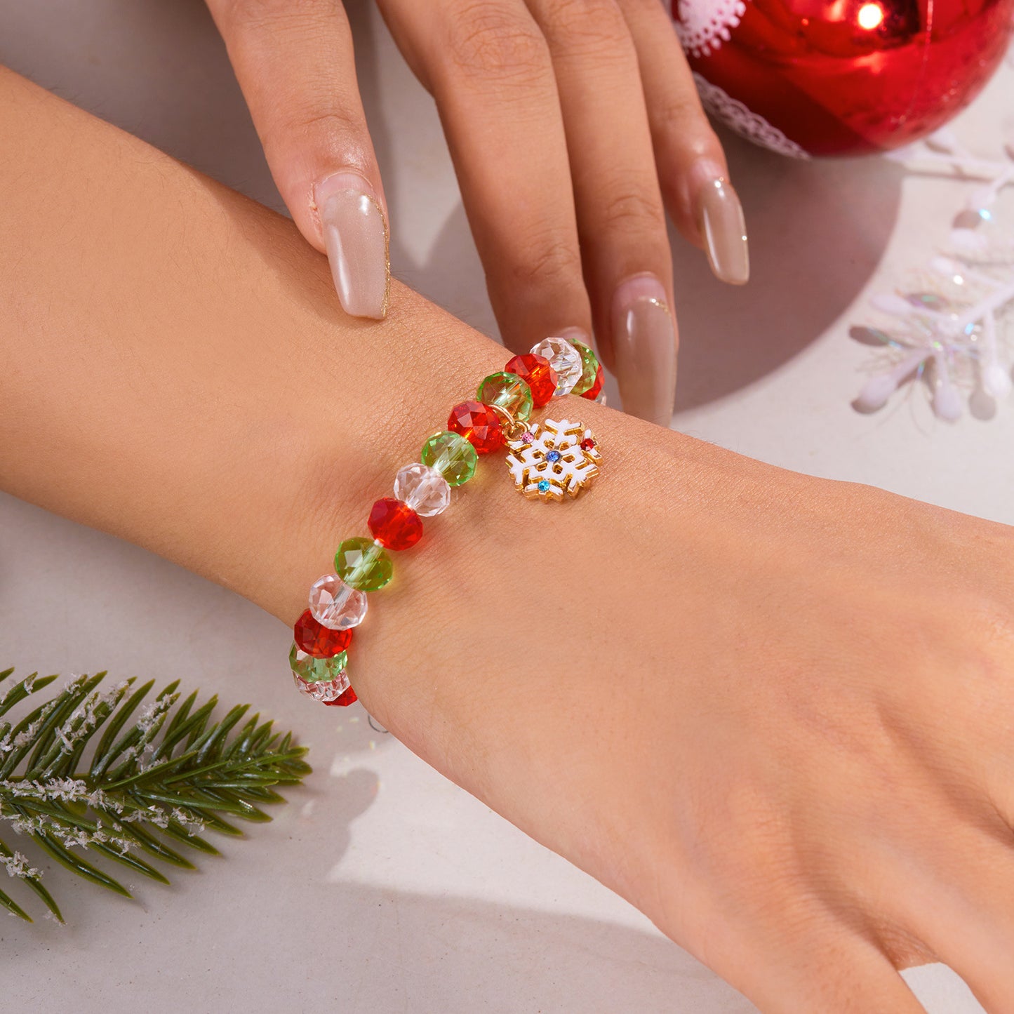Conjunto de pulseras artesanales de aleación con temática navideña con dijes de Papá Noel, árbol de Navidad y guantes para mujer