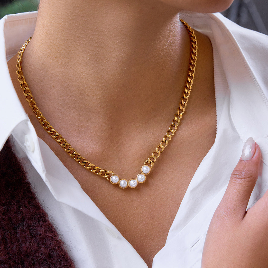 18K Gold Plated Titanium Steel Geometric Round Pearl Resin Pendant Necklace for Women