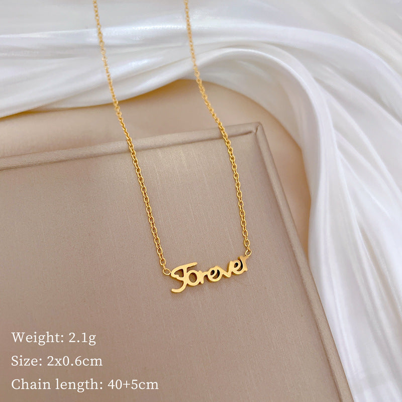 Collana minimalistica geometrica da donna placcata in acciaio al titanio con design pulito delle lettere e stile a catena per clavicola