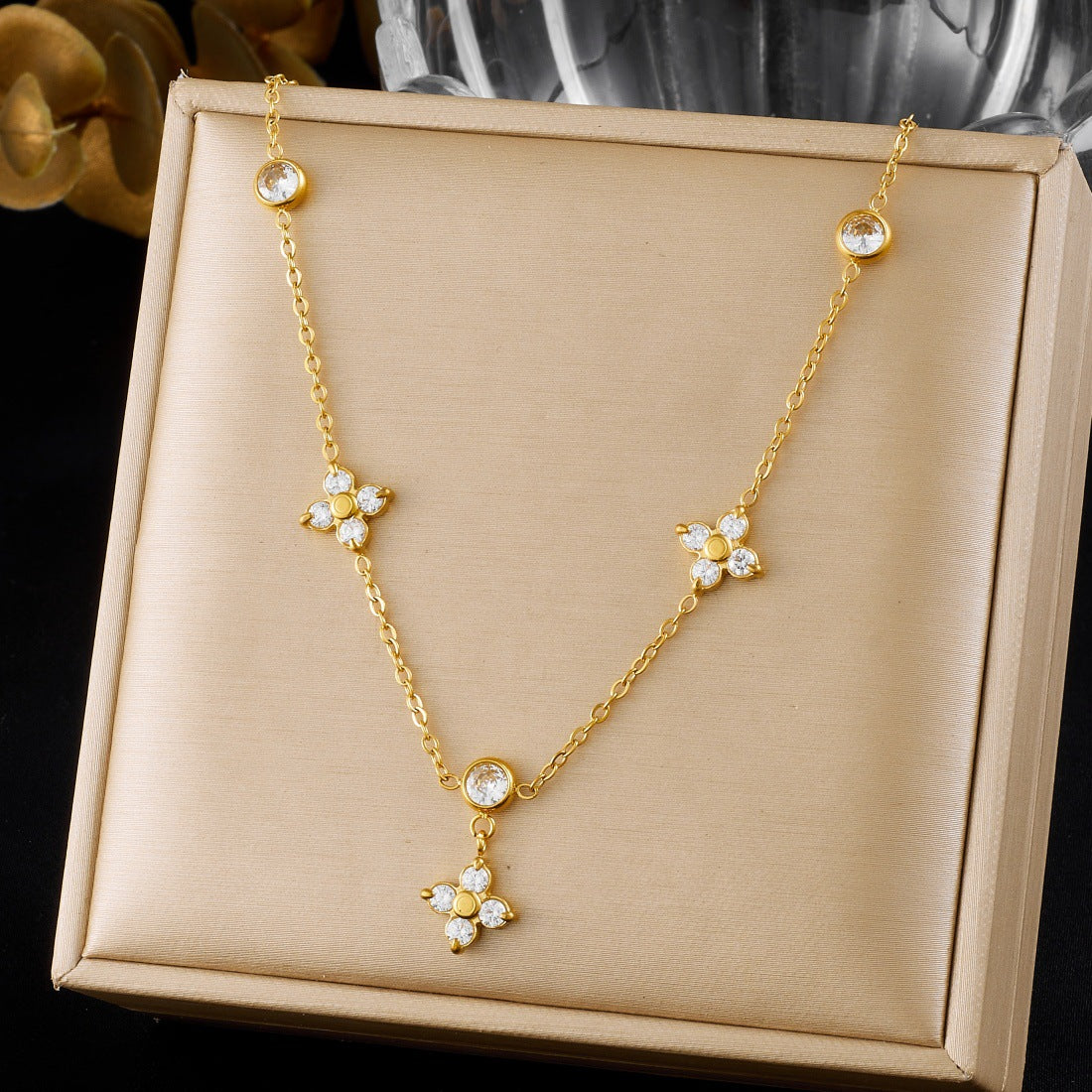Minimalist Casual Gold Plated Stainless Steel Floral Rhinestone Pendant Necklace for Women