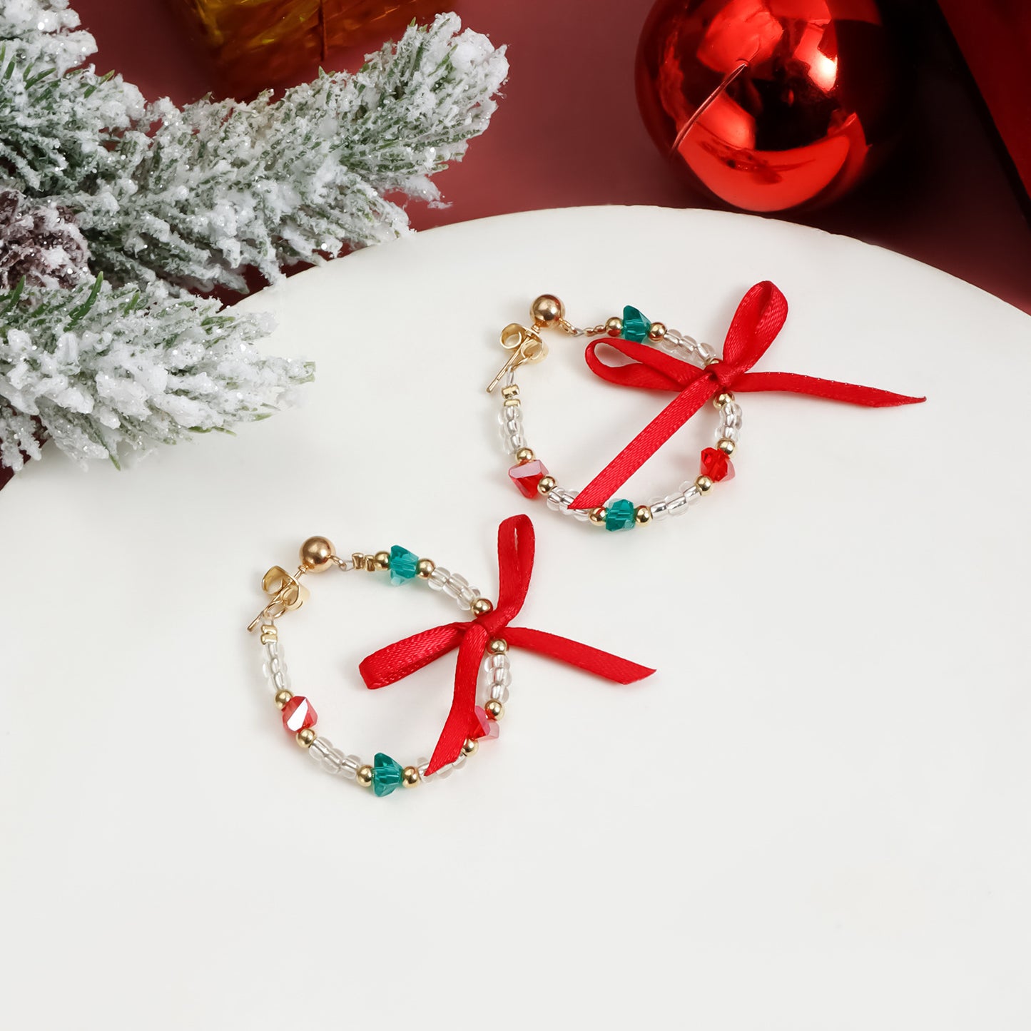 Fashionable Geometric Alloy Choker Necklace with Christmas Bow and Festive Elements for Women
