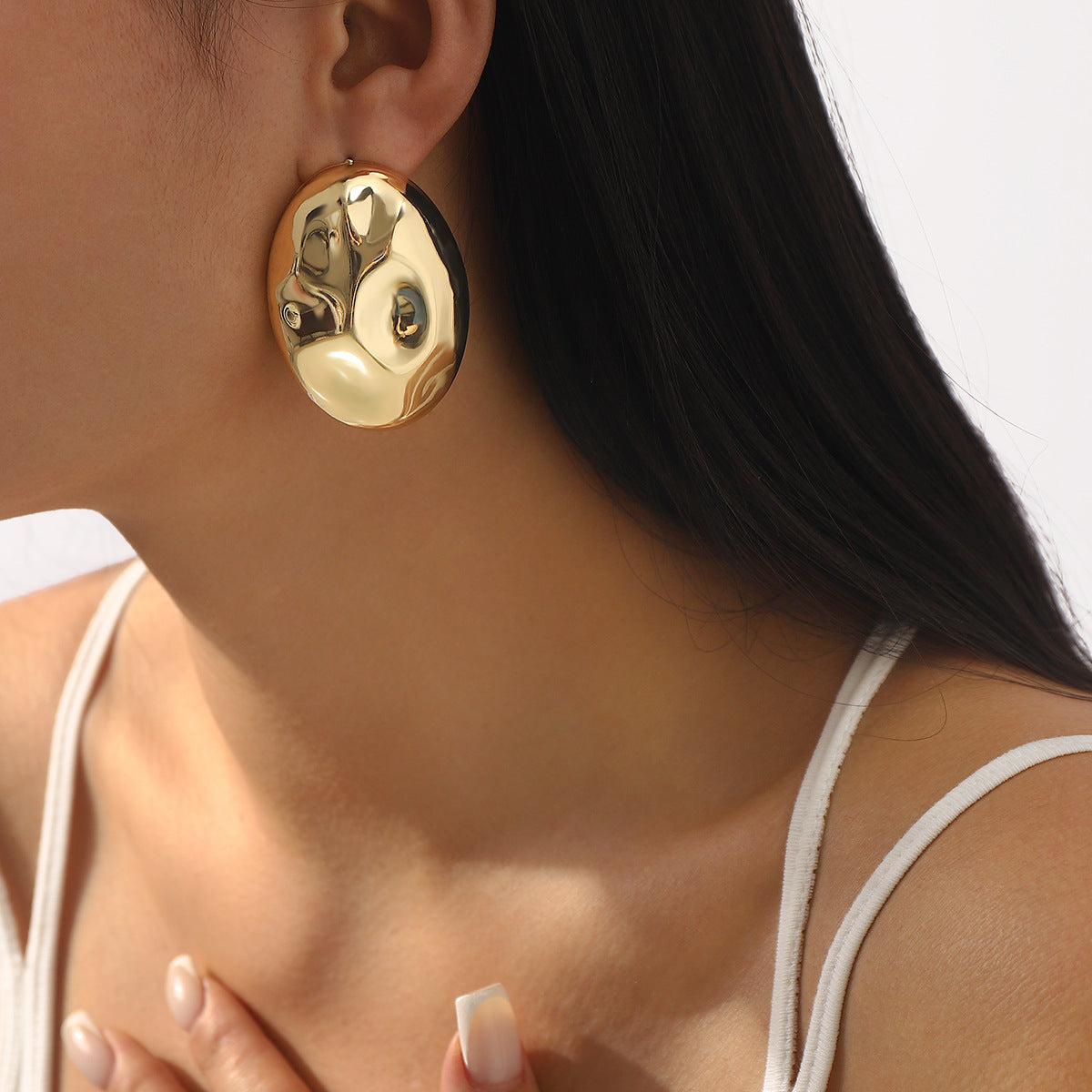 Aretes Irregulares de Textura Geométrica en Aleación con Acabado Chapado para Mujer